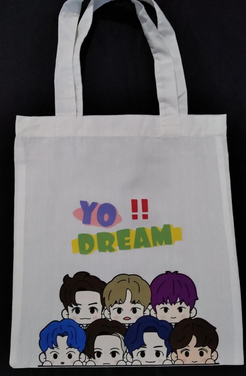 Totebag blacu sablon custom bergambar karakter